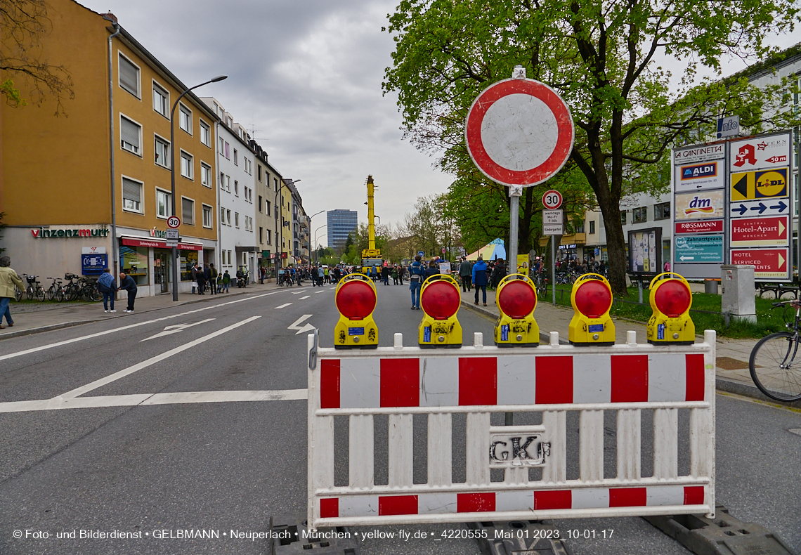 01.05.2023 - Maibaumaufstellung in Berg am Laim